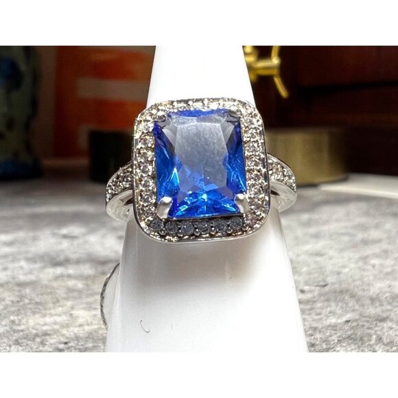 Ring Bomb Party Ring, size 6 NWOT, blue stone CZ accent stones silver color band - Picture 2 of 5